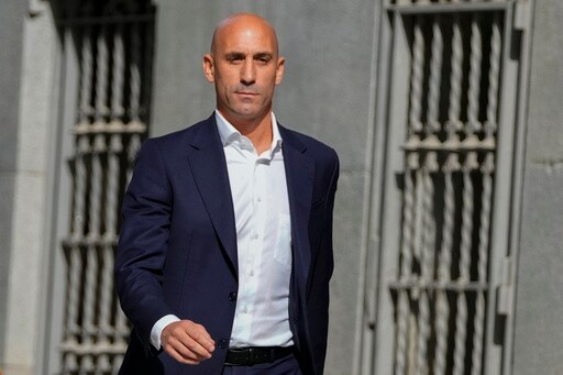 Spanish Police Arrest Ex-soccer Federation Head Rubiales on Return to Country amid Corruption Probe