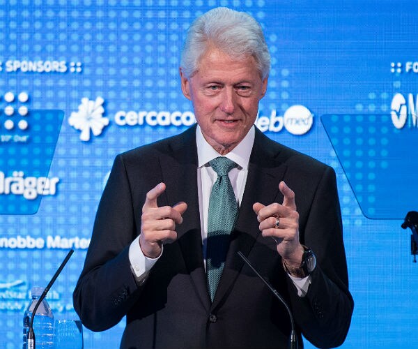 Bill Clinton to Visit Billy Graham Casket on Tuesday