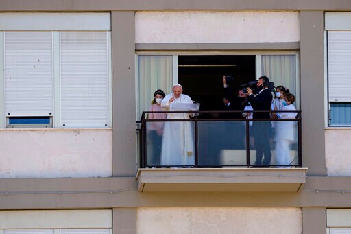 Pope Francis Makes First Appearance since Intestinal Surgery