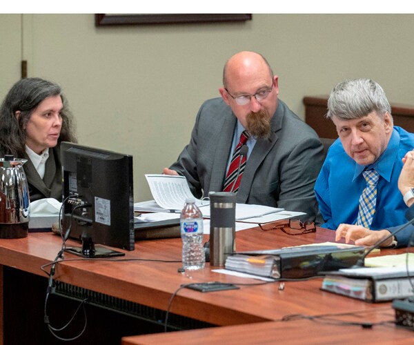 Turpin 911 Caller: 'My Sisters Are Chained Up'