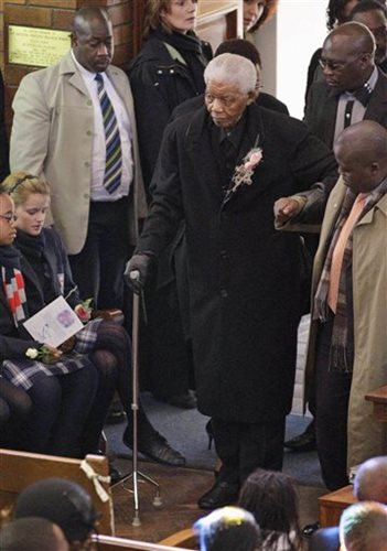 Mandela Attends Memorial of Great-Granddaughter