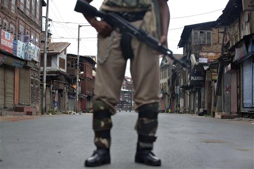 Indian Troops, Protesters Clash in Kashmir Despite Lockdown