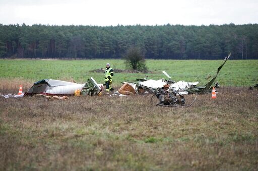 Small Plane Crashes in Field in Eastern Germany, 2 Dead