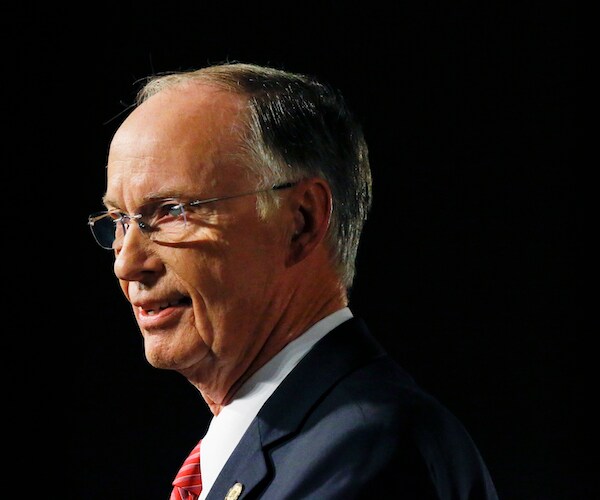 Gov. Robert Bentley Impeachment Hearings to Begin in Alabama