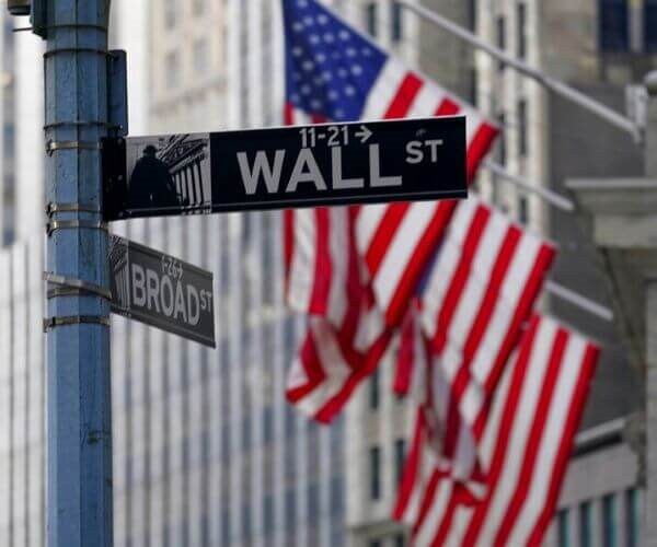 Wall St Slumps on Further Recession Talk