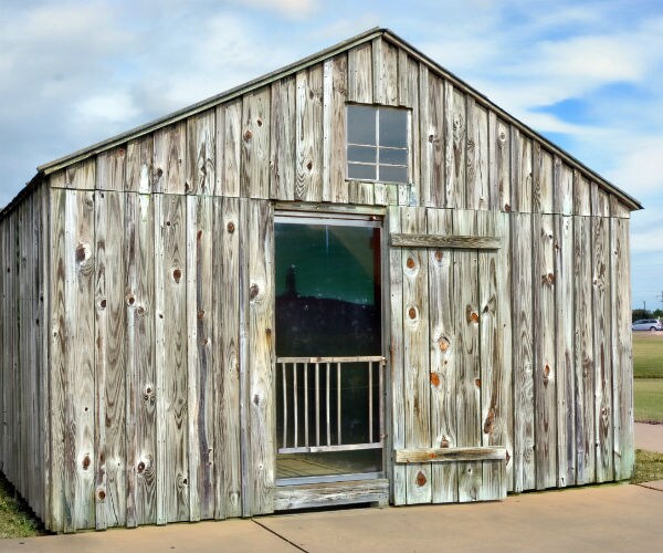 shelter for the wright brothers in kitty hawk north carolina 