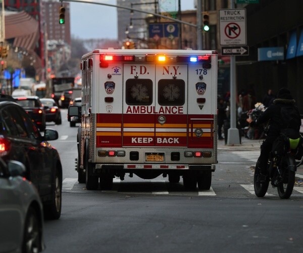 Knee Replacement Safe and Effective for Those Over 80: Study