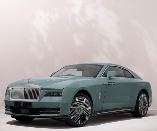 2025 Rolls-Royce Spectre Redefines Electric Luxury