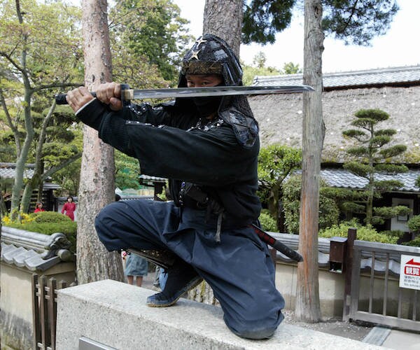 Aspiring Iga Ninjas Bombard Japanese City With Job Inquiries