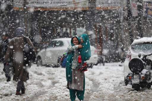 Heavy Snowfall Kills 3 People in Himalayan Kashmir