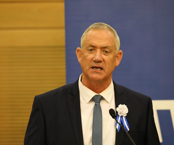 Netanyahu Challenger Gantz Chosen to Form New Israeli Gov't