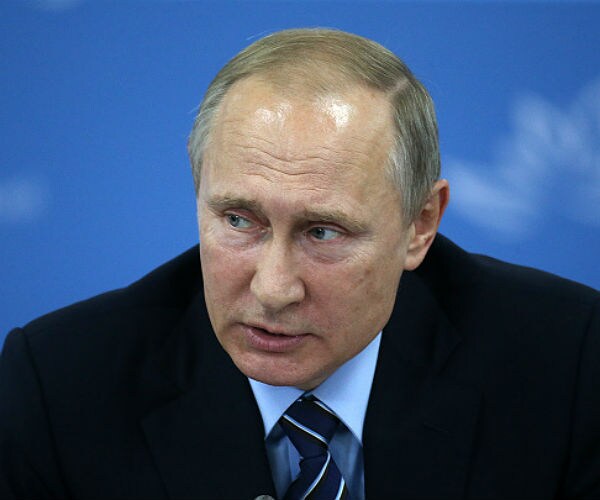 Putin Blasts Trump, Clinton for 'Shock' Campaign Tactics