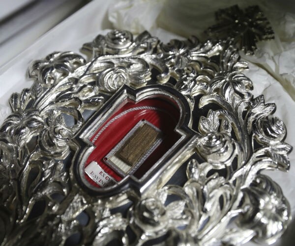 Relic Thought to Be From Jesus' Manger Arrives in Bethlehem