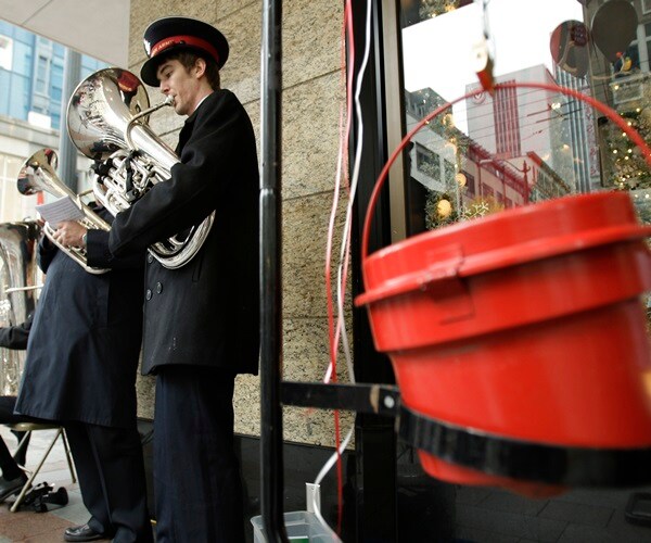 Minnesota Couple Drops $500,000 Check in Salvation Army Kettle