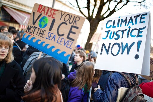 Students in Germany, Switzerland Protest Climate Change