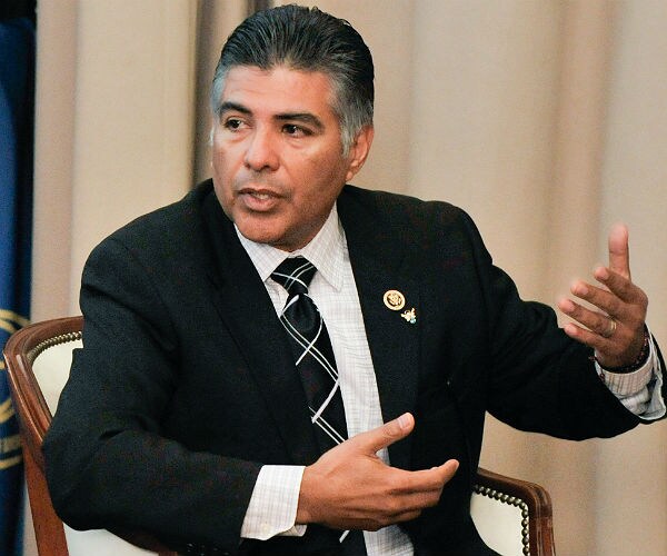 Top Dem Cardenas Avoids Question About Pelosi as Leader