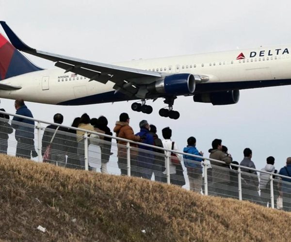 Delta Air Lines Forecasts Smaller Drop in Key Revenue Measure