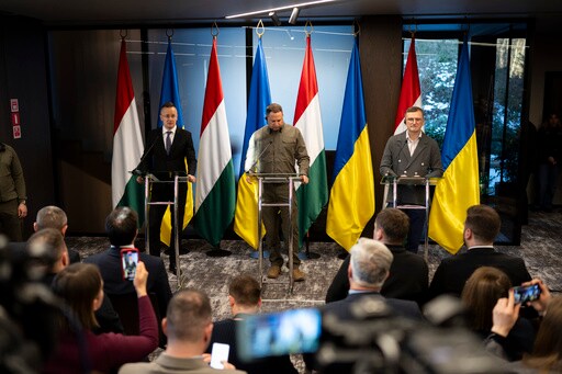 Ukrainian and Hungarian Foreign Ministers Meet but Fail to Break a Diplomatic Deadlock