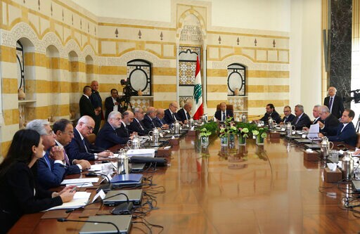 S&P: Drop in Lebanon's Foreign Currency Reserve to Test Peg