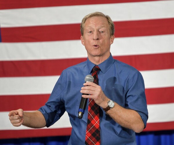 tom steyer speaks at a townhall in las vegas