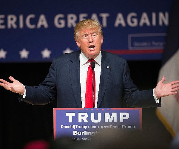 Hollywood Actors Support Online Petition to Torpedo Trump Bid