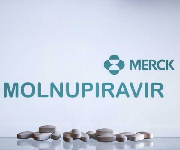 Countries Rush to Buy Experimental Antiviral COVID-19 Pills