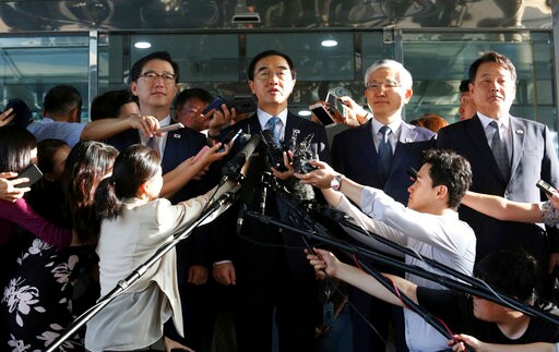 Rival Koreas Start Talks Meant to Set up Leaders' Summit