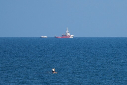 The First Ship to Use a New Sea Route Approaches Gaza with 200 Tons of Aid