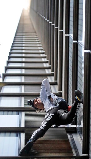 'French Spiderman' Arrested after Scaling London Skyscraper