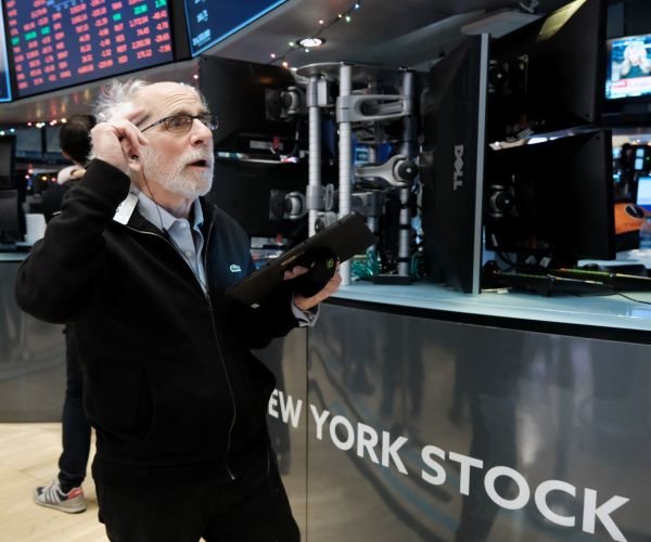 Stocks Extend Weekly Losses