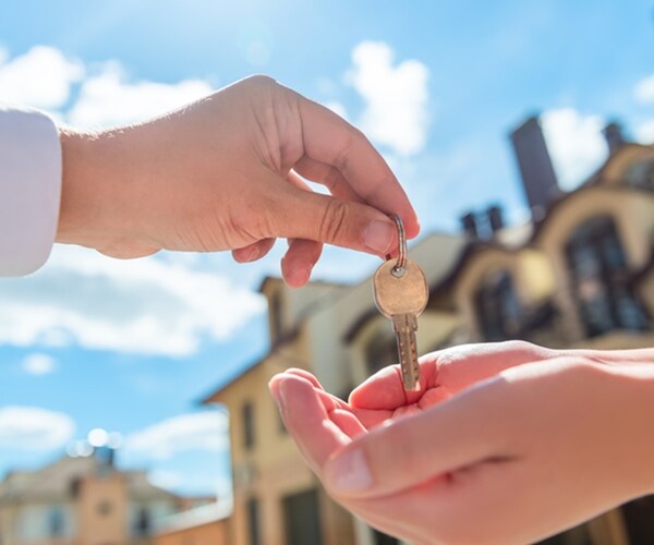 First-Time Homebuyers Face Supply Struggle as Rates Fall