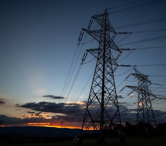 US Power Grids Vulnerable to Extreme Heat This Summer