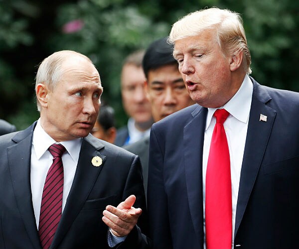 Poll: 15 Percent of Russians See US Sanctions as 'Critical Threat'