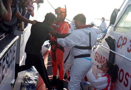 Aid Group Appeals for Italy to Let 135 Migrants off Boat