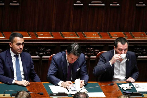 Investors Snub Italian Bonds amid Budget Spat with EU