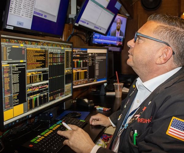 Wall St Drops on Jobs Data, Set for Weekly Losses