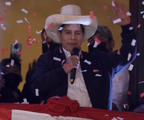 Leftist Teacher, Political Novice, Is Peru's President-Elect