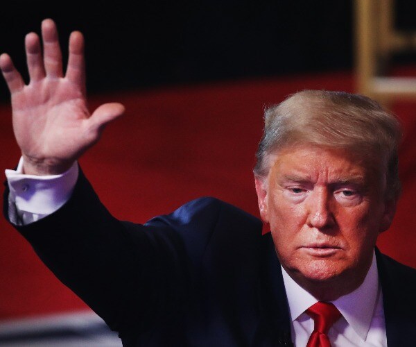 Trump Strategizes With Campaign Advisers on Reelection Amid Growing Challenges