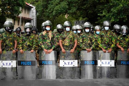 Rights Groups Urge Sri Lanka Not to Use Unlawful Force