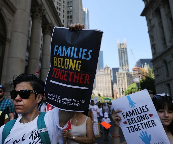 GOP Seeks Change to Allow Indefinite Detention of Migrant Families