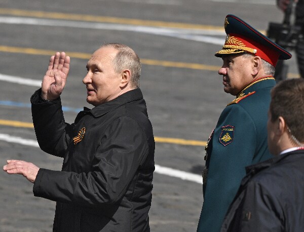 As Putin Marks Victory Day, His Troops Make Few War Gains