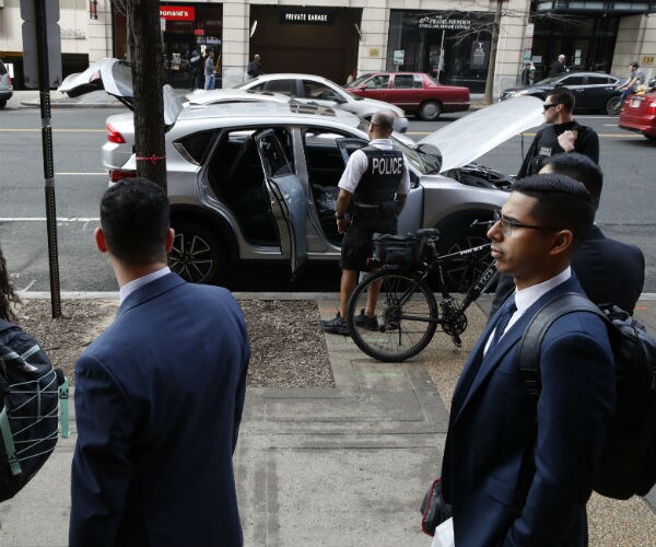 Secret Service Clears Suspicious Vehicle By White House