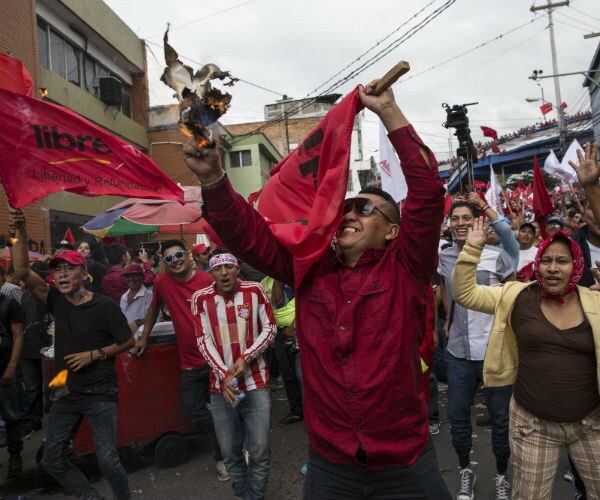 Challenger Holds Surprise Lead in Honduras Presidential Vote