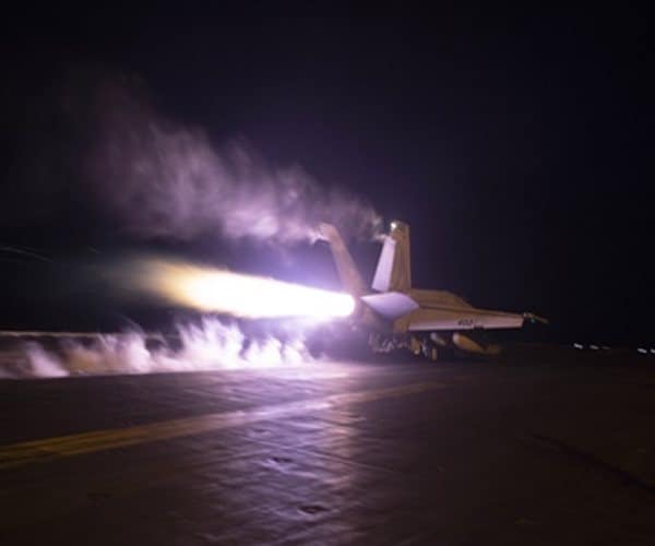 US Says it Sinks Iranian Warship