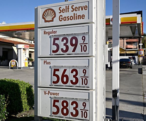 Energy Crisis Fears Grow as Iran Chokes Shipping, Hits Dubai Airport