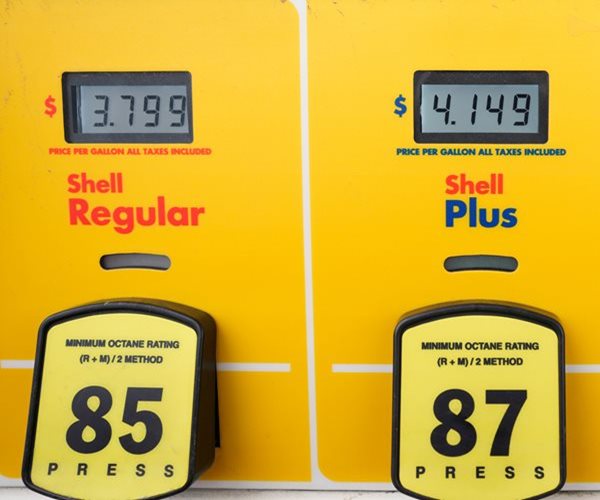 Oil Sees 7th Straight Weekly Gain on Record Demand