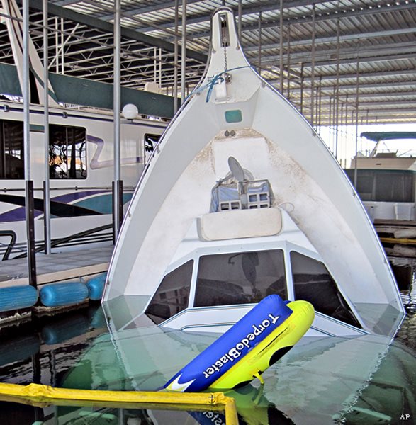 Wayne Newton's Yacht Sinks, Authorities Investigating Cause