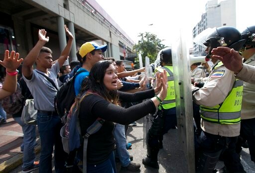 Venezuela Leader Urges Court to Review Ruling on Congress