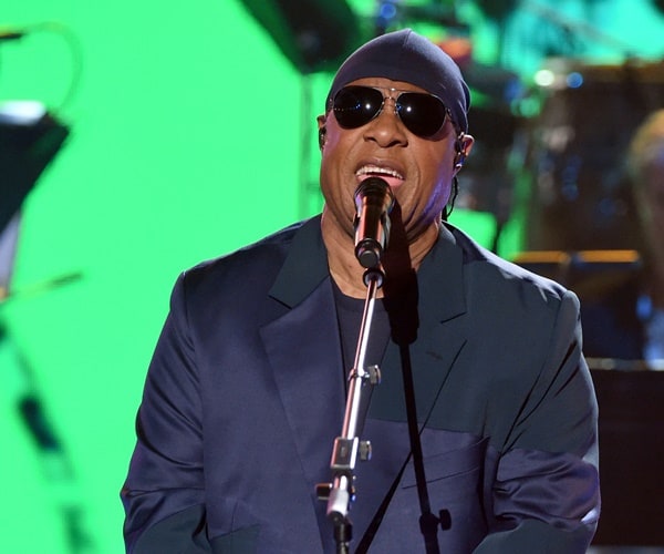 Stevie Wonder Dedicates Song to Late Sen. John McCain