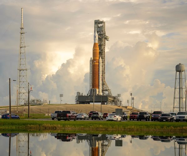 NASA Aims for Saturday Launch of New Moon Rocket
